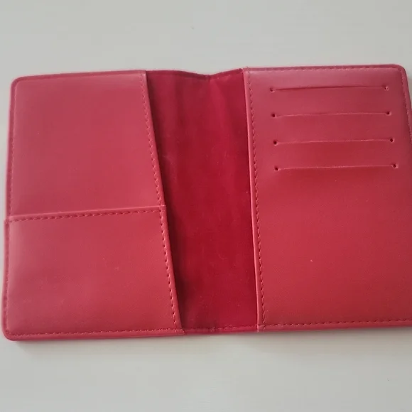 Gryffindor Red and Yellow Passport Holder - Picture 3 of 4